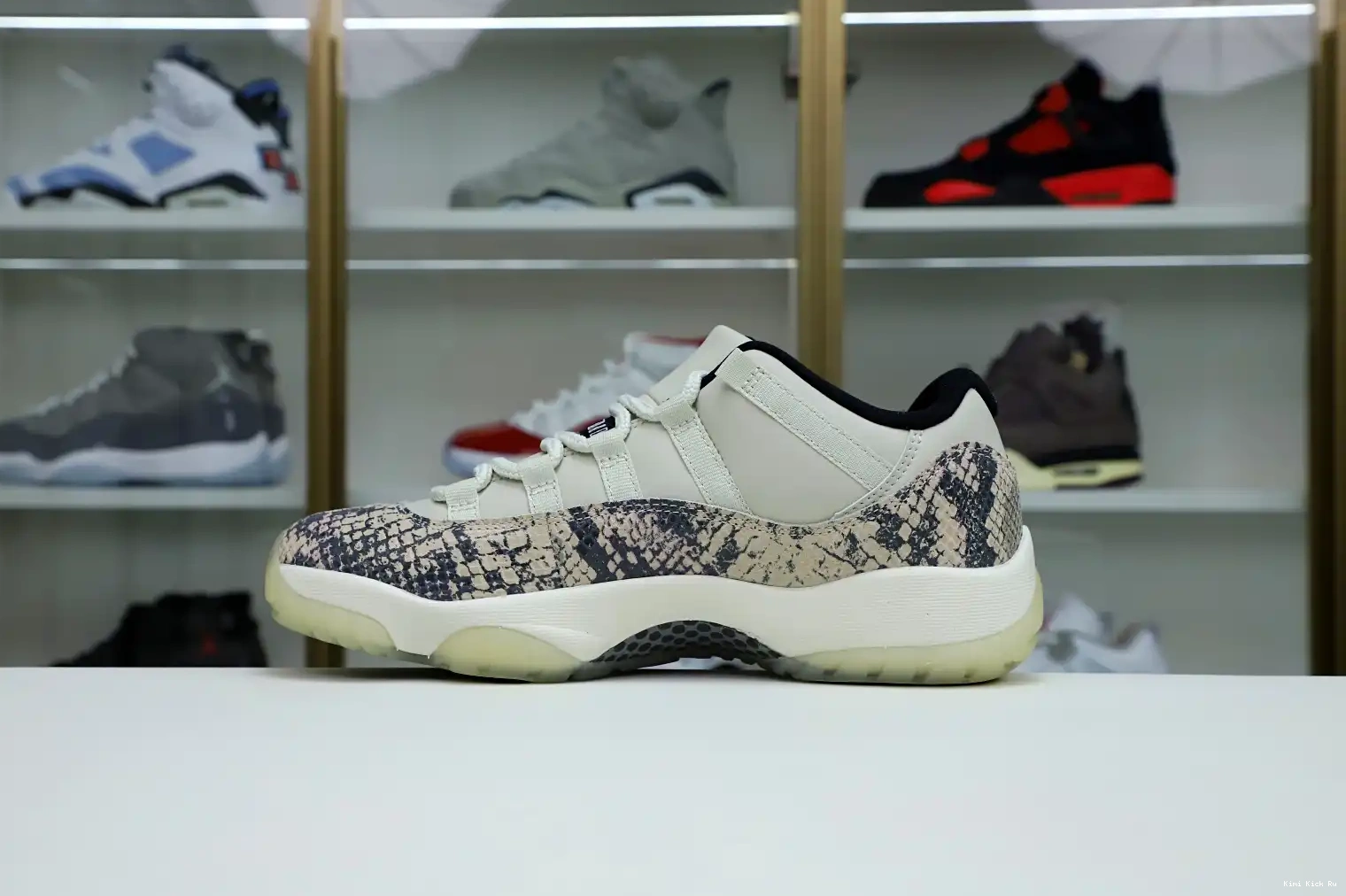 Kimikick BONE SNAKESKIN 11 LIGHT AIR JORDAN LOW 0731